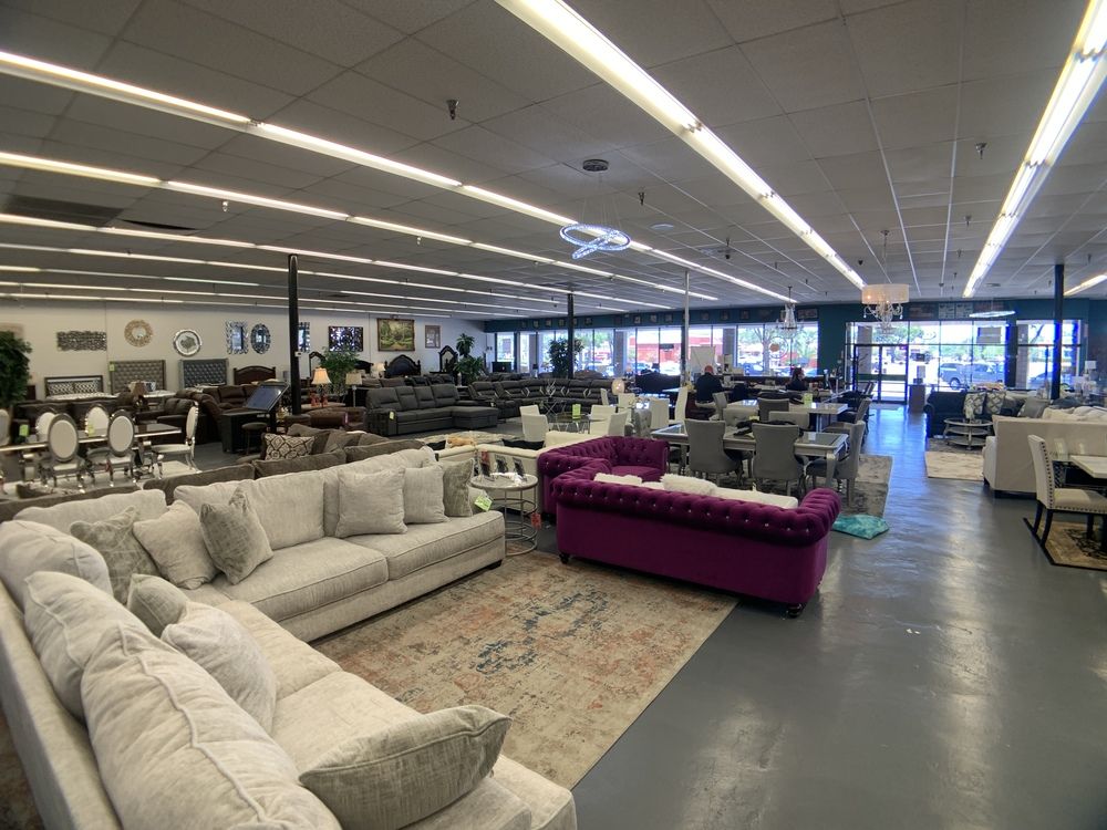 Twelve Oaks Plaza: 7004 W Waters Ave, Tampa, FL 33634